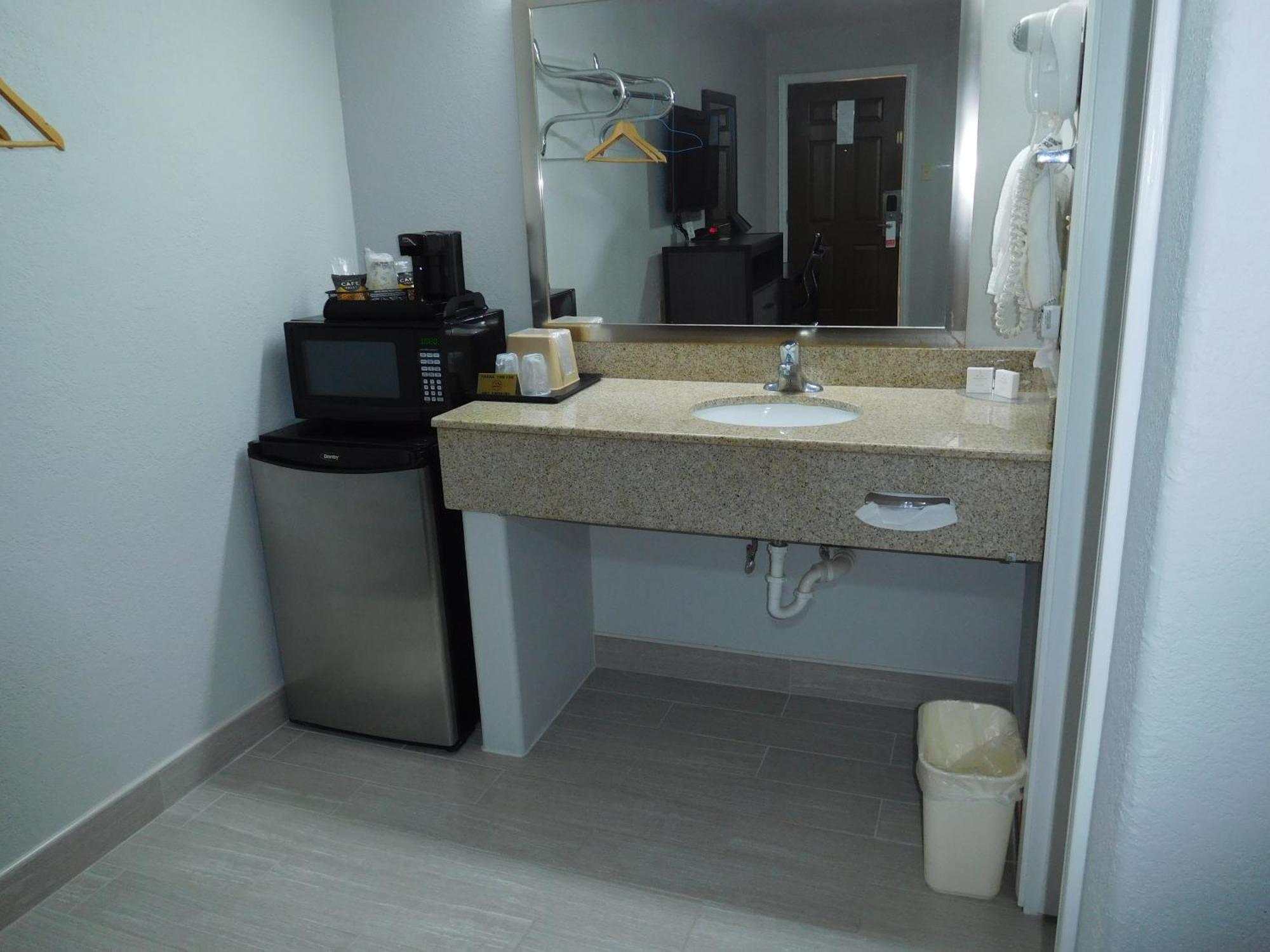 Deluxe Inn Stamford Luaran gambar