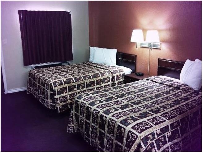 Deluxe Inn Stamford Bilik gambar
